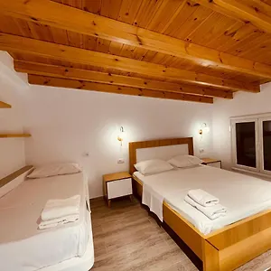 Vila Anxhelo, Vlorë