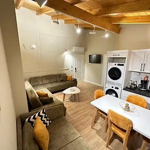 Aparthotel Arial Penthouse, Vlorë